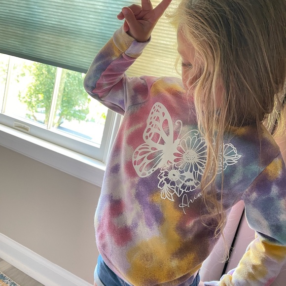 Custom personalized onesie, baby toddler clothes, butterfly roses or sunflower - Picture 2 of 3